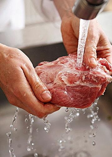 科普日历｜洗生肉时不要直接用水冲