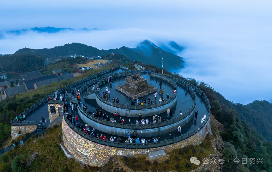 作为第二届湖南旅游发展大会资兴重点观摩项目之一的回龙山旅游景区