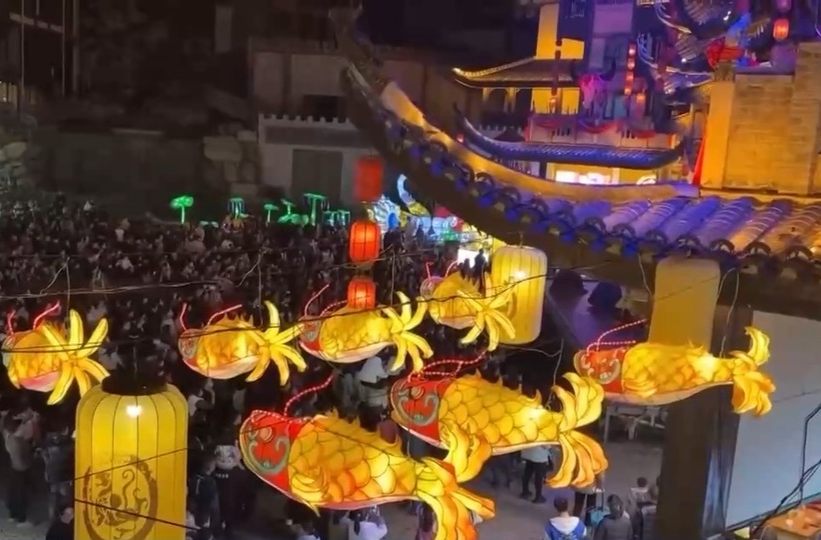 节后错峰游热度不减！张家界各景区游客接待量持续高位→