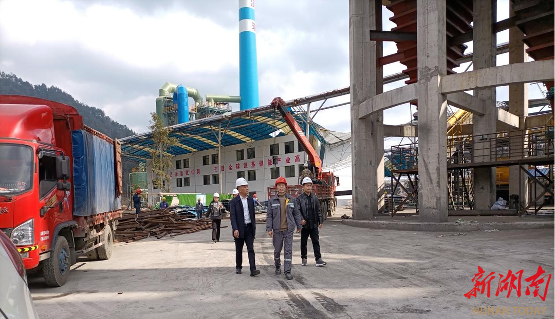 古丈县岩头寨镇镇村联动全力应对新一轮低温雨雪冰冻灾害天气