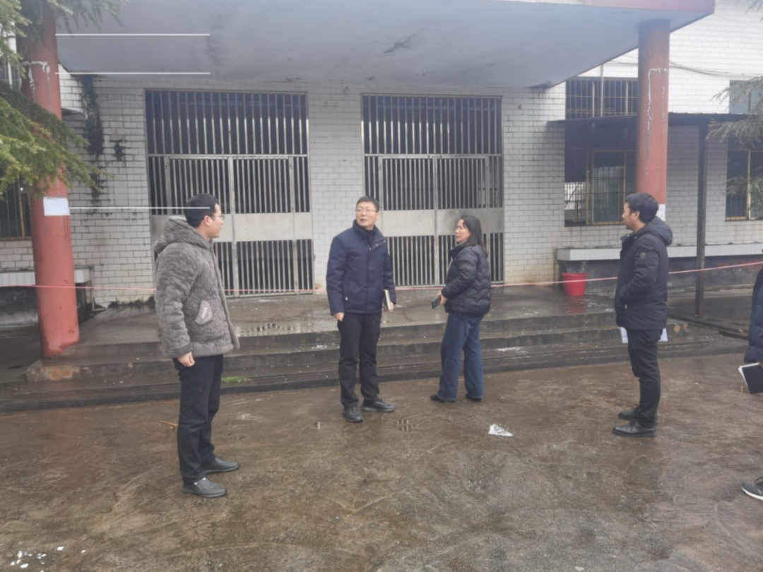 衡南县宝盖联合学校开展校园安全隐患排查活动