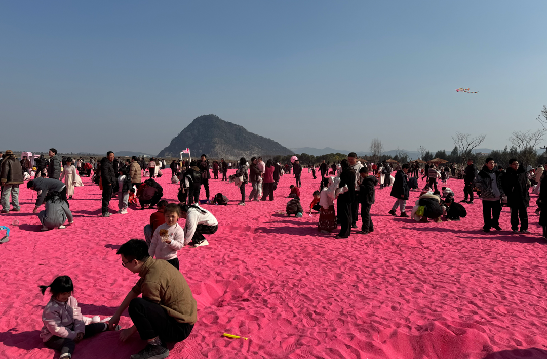 春节17个省份旅游收入超百亿元，已有游客提前7个月预定十一出游产品