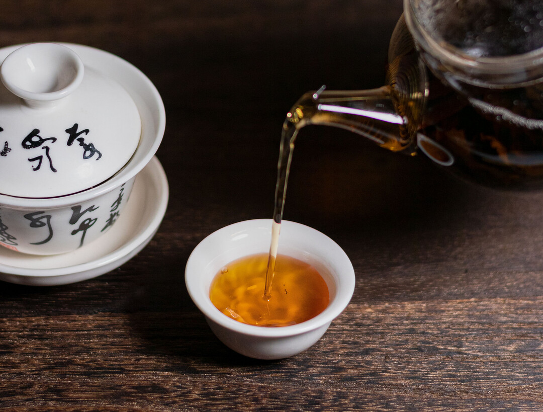 长期喝白开水和长期喝茶的人，谁更有健康优势？
