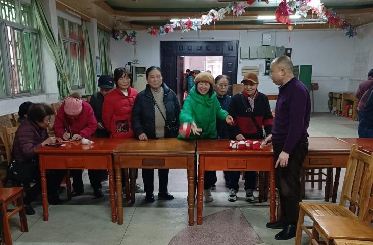 南华大学离退休服务中心开展三八节妇女节庆祝活动