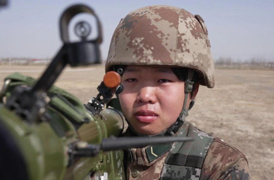 女兵在战场上也有无限可能！这群平均年龄23岁的姑娘用实力证明