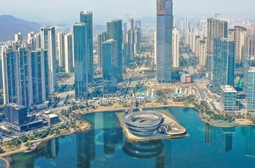 梅溪湖国际新城朝“中轴时代”迈进 长沙城区新的商业“主动脉”将于2026年建成|湖南日报