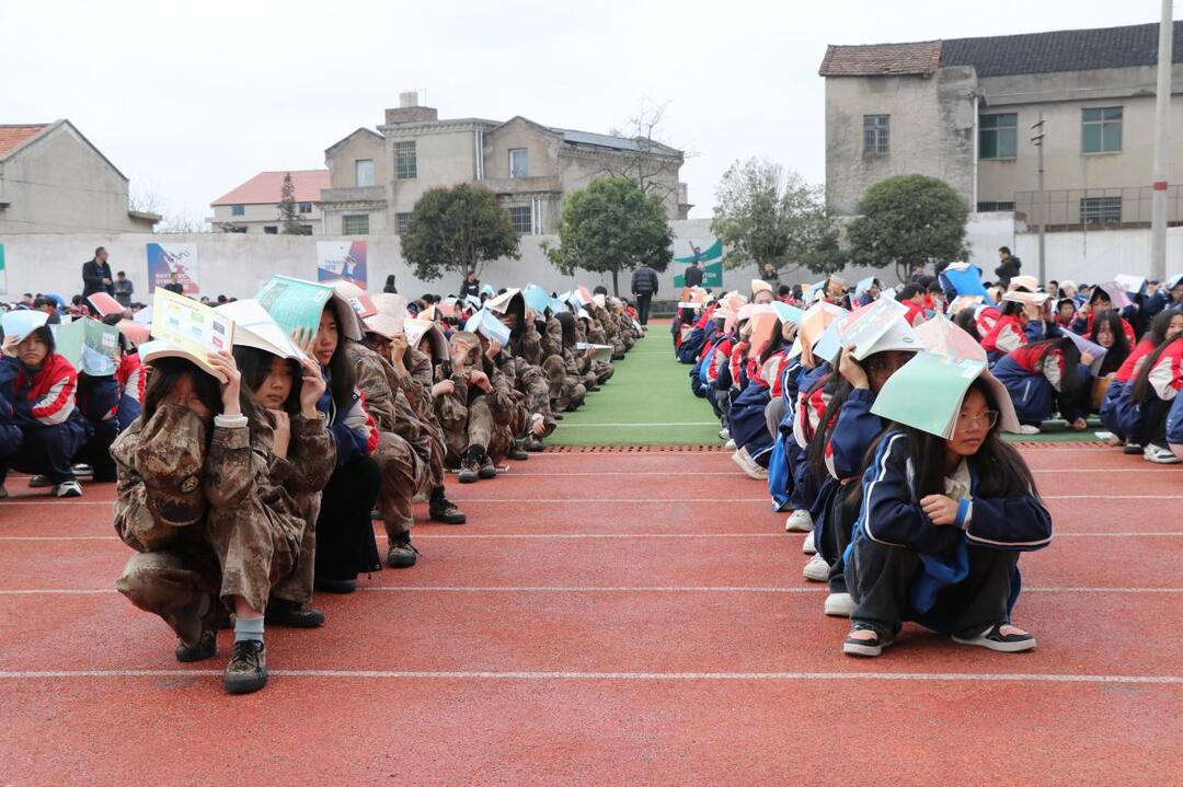 衡南县第五中学开展紧急疏散演练