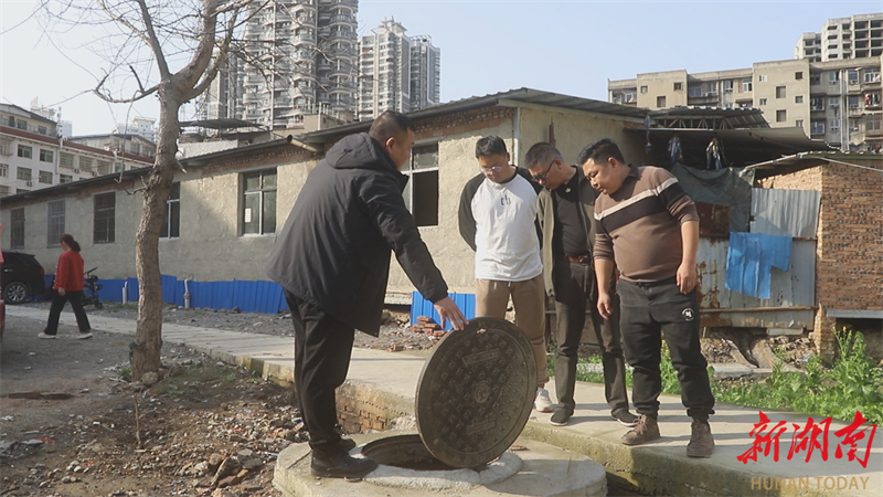 鹤城区住建局：多措并举巩固农村水环境整治成效