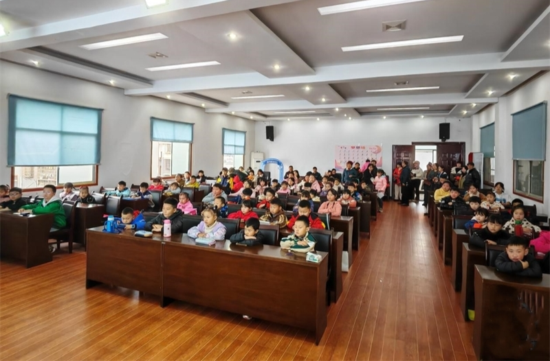 麻阳图书馆开办“超级星期六”等公益课堂，受益学员达500余人
