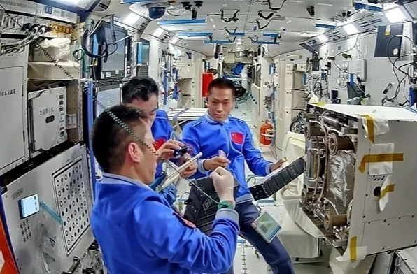 原来，中国空间站里“四季如春”