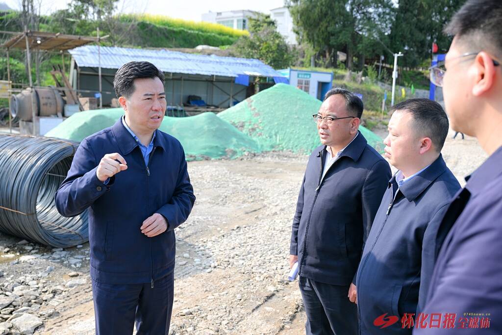 3月21日下午,怀化市委副书记,市长黎春秋以"四不两直"方式督导检查