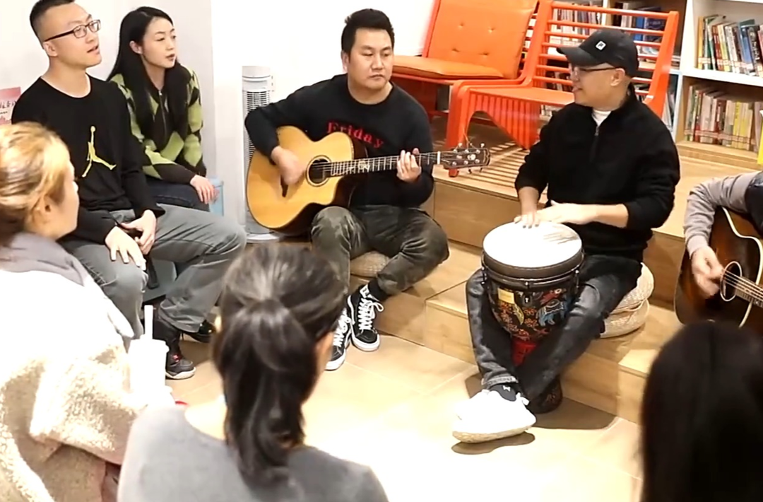 配音课、手工编织……夜校点亮城市新生活