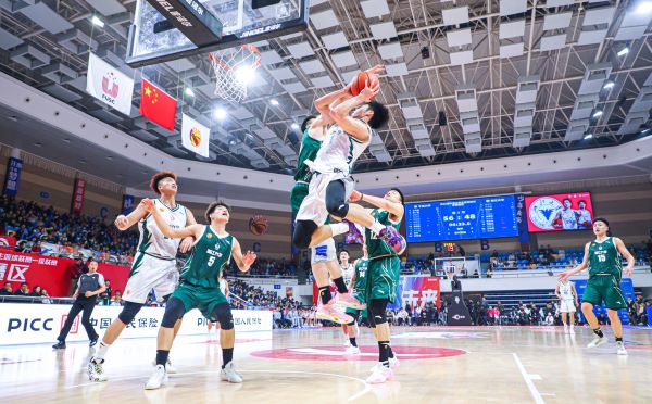 中国大学生篮球联赛东南赛区开赛 32支球队争夺全国赛名额