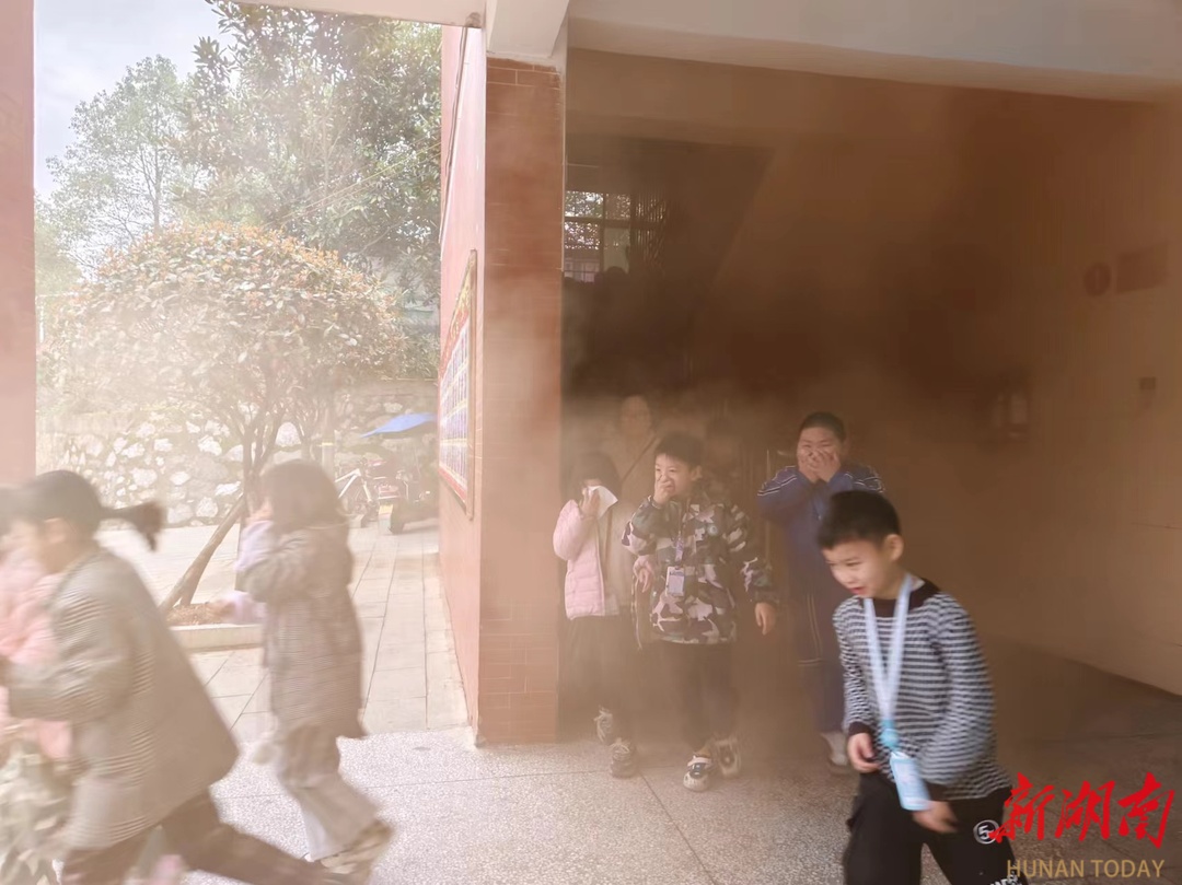 耒阳市聂洲小学开展2024年上学期消防疏散演练活动