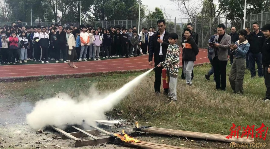 衡南县松柏学校开展消防安全教育及应急演练活动