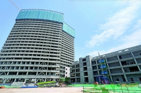 湘潭市中医医院整体迁建项目住院楼顺利封顶 力争明年10月投入使用