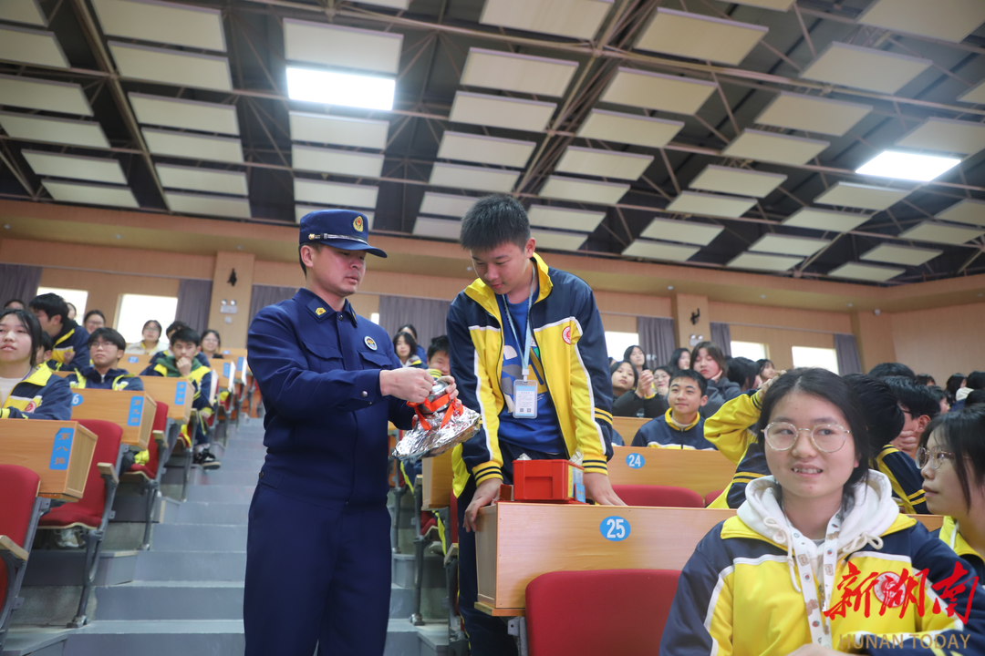 桂东:消防培训重实效 校园安全"弦"不松