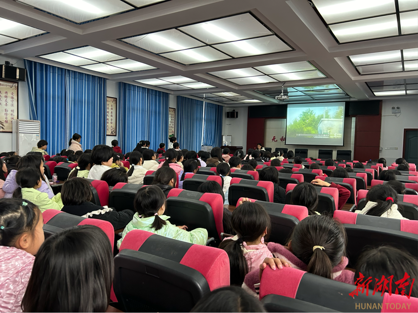 共筑堡垒，护花成长——泸溪县石榴坪学校开展防性侵宣传周活动