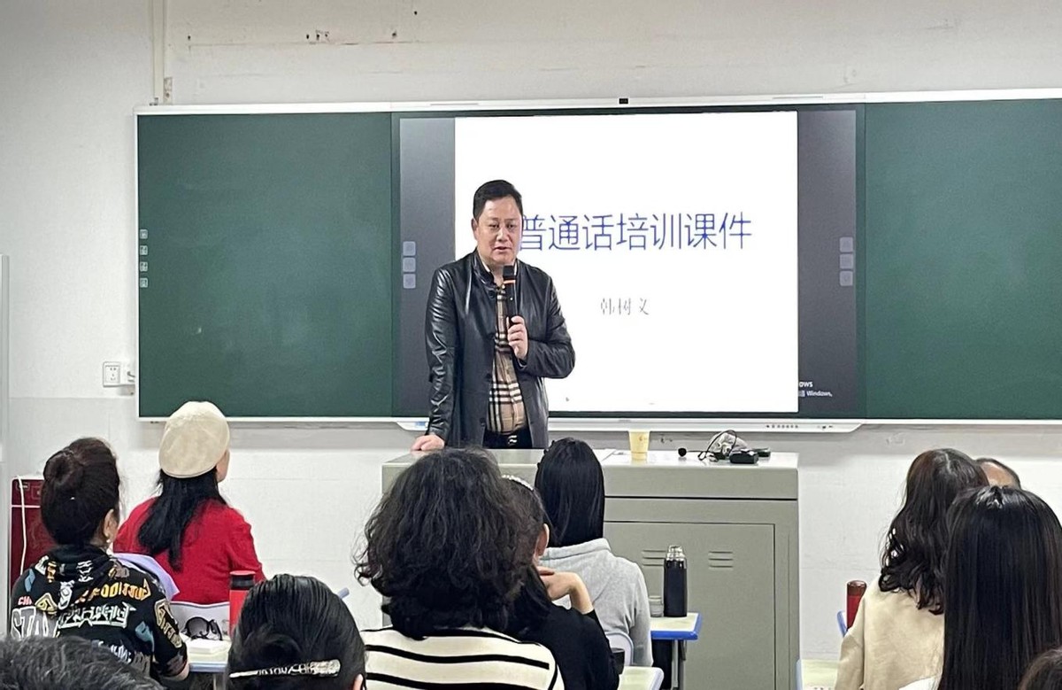 衡阳开放大学：新闻主播走进老年教育公益课堂