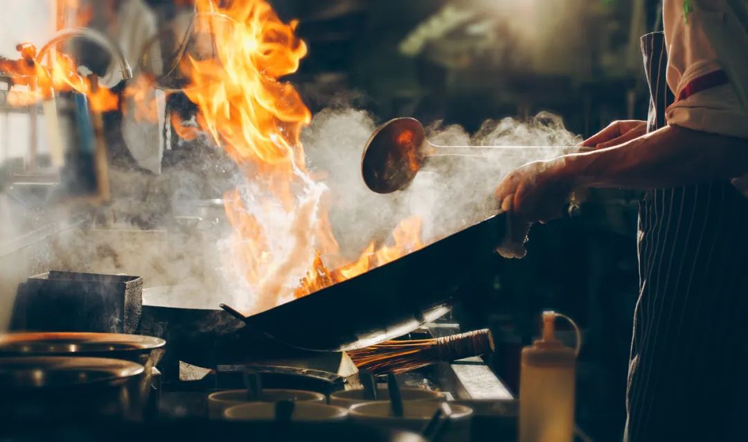 做菜时1个不起眼的习惯，升高血糖又增肥，赶紧改掉！