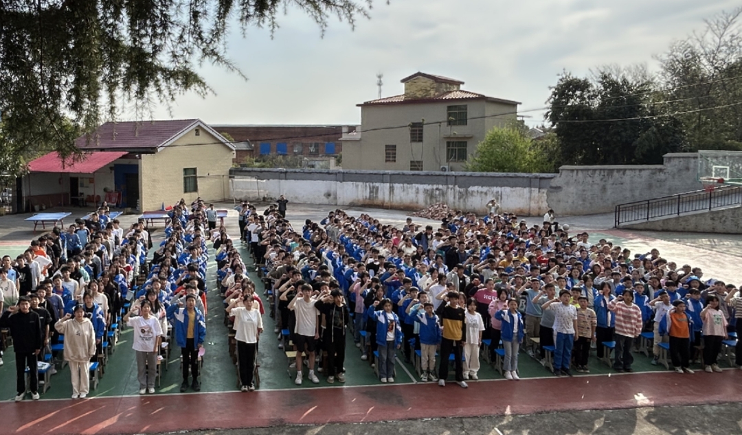 衡南县洪山联合学校古城中学举行“防性侵、反欺凌”签名宣誓活动