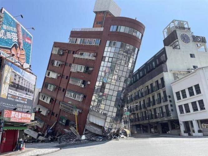 台湾花莲强震已致10人死亡 1099人受伤