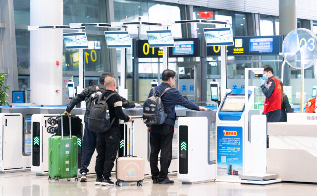 清明假期湖南机场客流达27万人次