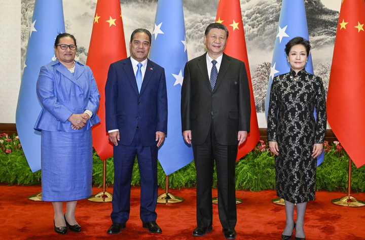 习近平同密克罗尼西亚联邦总统西米纳会谈