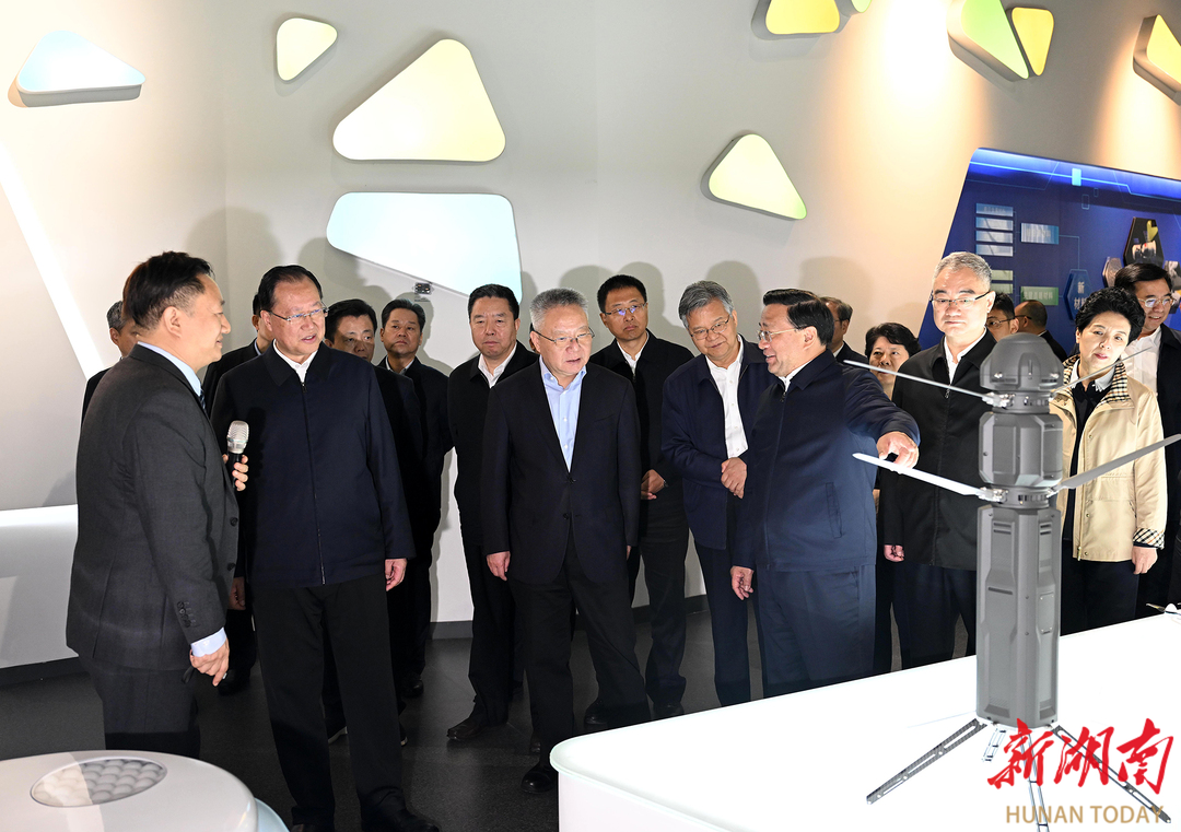 4月9日，湖南省党政代表团考察了安徽创新馆。