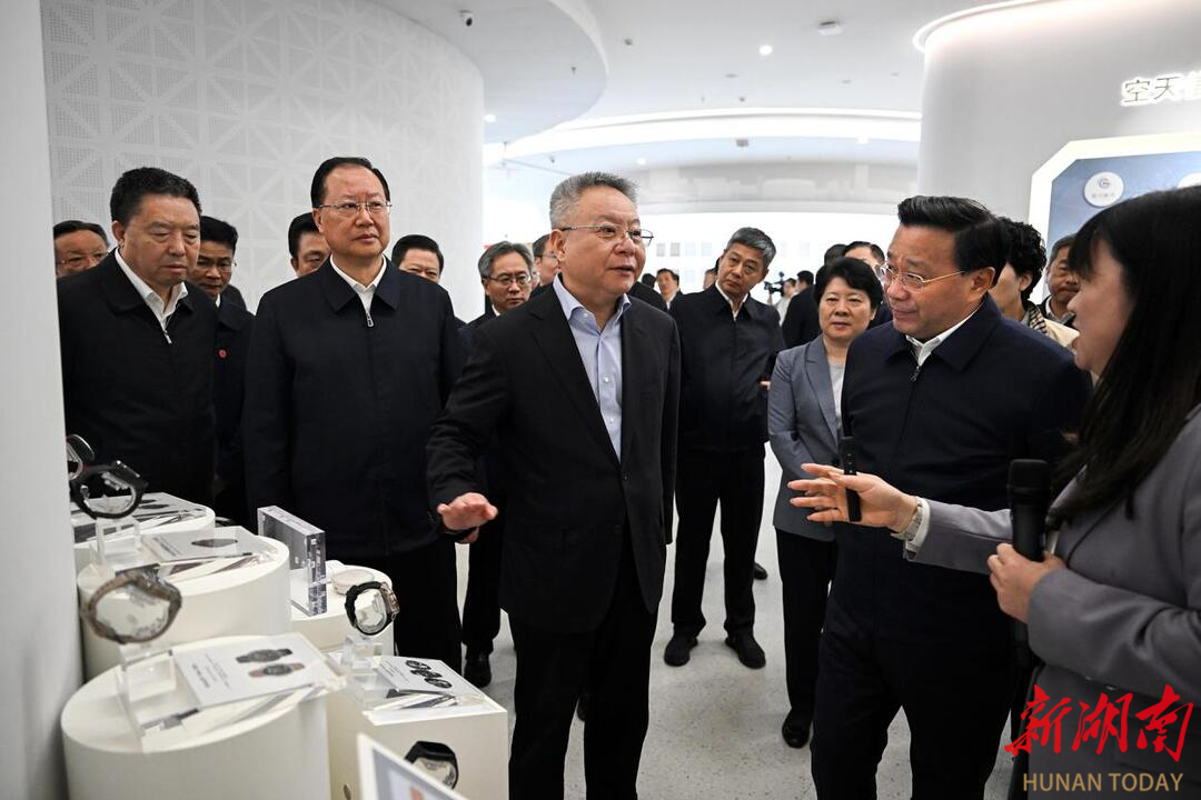 4月9日，湖南省党政代表团考察了中安创谷科技园。