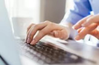 “好运喷雾”“心灵树洞”……花小钱买开心值不值？