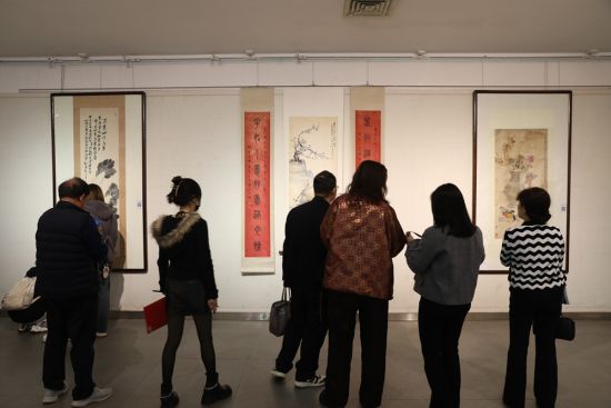 Over 50 Ancient Decorations on Display in Changsha