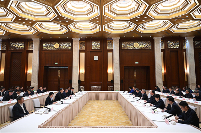 Hunan Provincial Party and Government Delegation Visits Shanghai