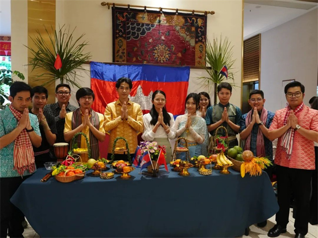 Cambodia-Hunan Youth Exchange Meeting Held in Yuhua District