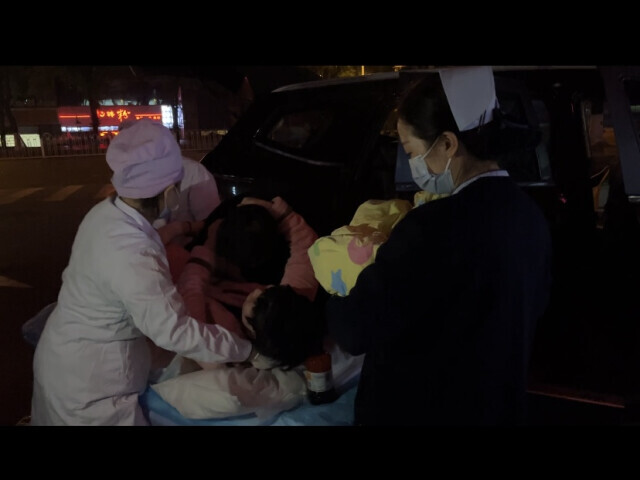 二胎孕妇车上分娩，湖南省妇幼专家这样提醒！