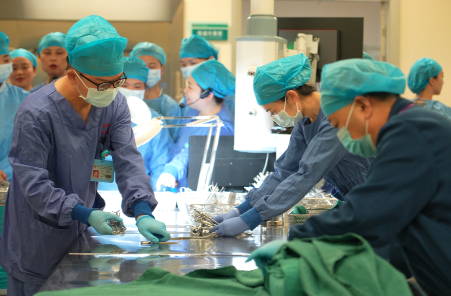 记者探访湖南省肿瘤医院消毒供应中心：让冰冷的手术器械再焕新姿