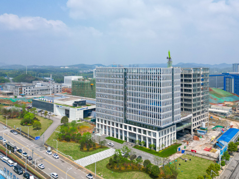 Xiangjiang Intelligent Connected Vehicle Industry Incubation Base (Phase I) opens
