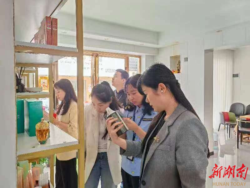 岳阳市市场监管局开展化妆品安全风险监测