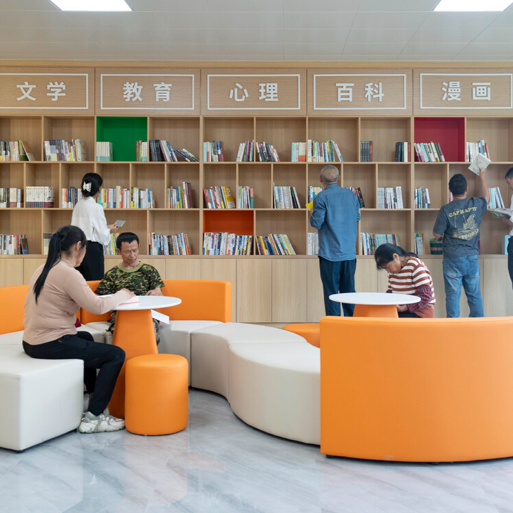 湖南首个高速公路服务区阅读室启用