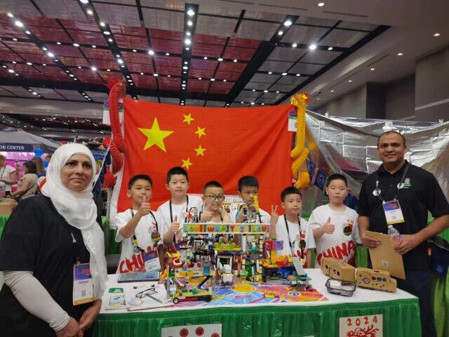 长沙小学生荣获机器人世界锦标赛大奖