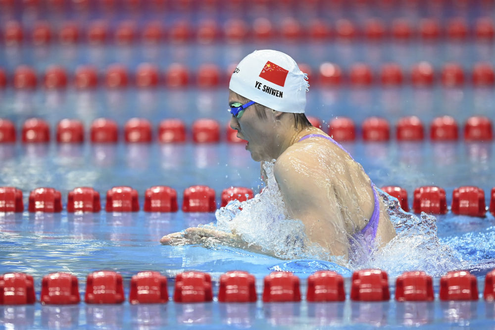 全国游泳冠军赛：叶诗文夺冠，达标巴黎奥运