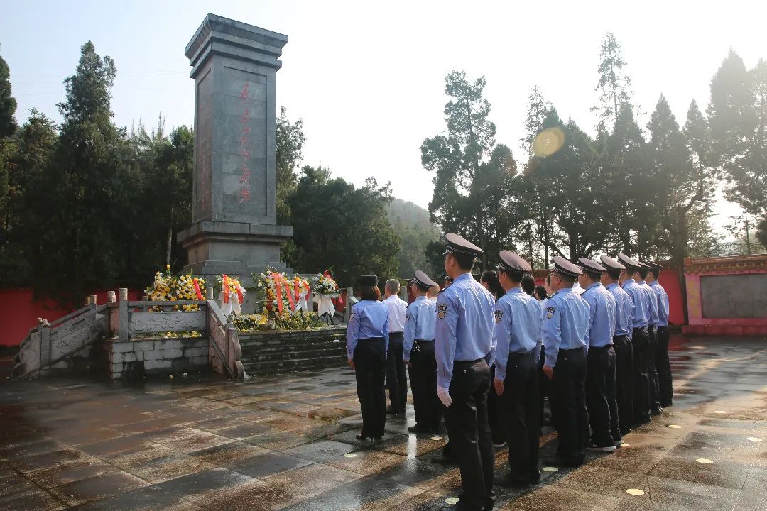 志愿守护烈士陵园40余年 通道石进华荣登“中国好人榜”