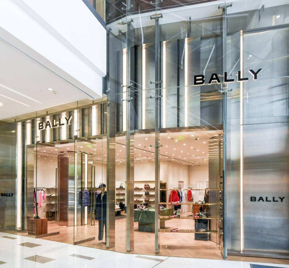 BALLY 2024 春夏系列预览于长沙IFS精品店焕新呈现