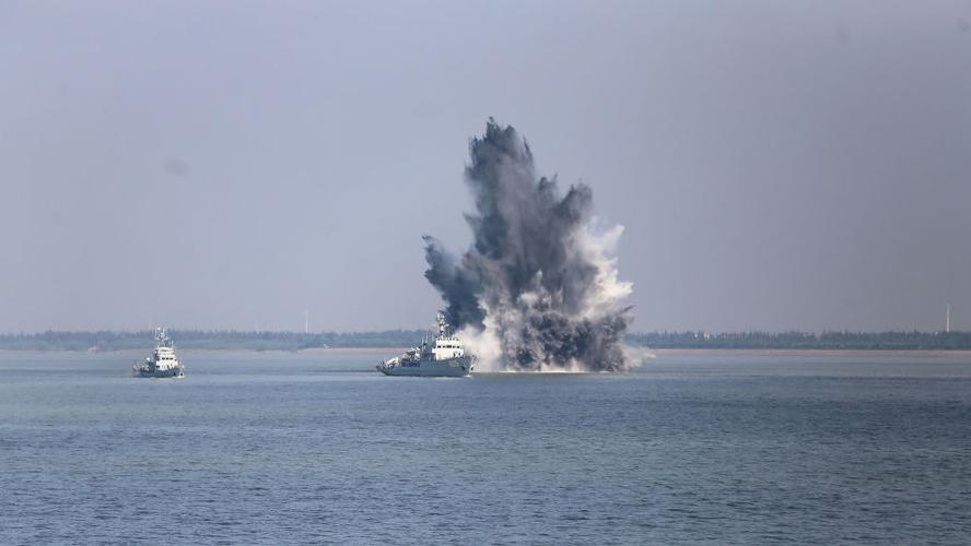 上海海事局发布航行警告：东海水域进行军事活动