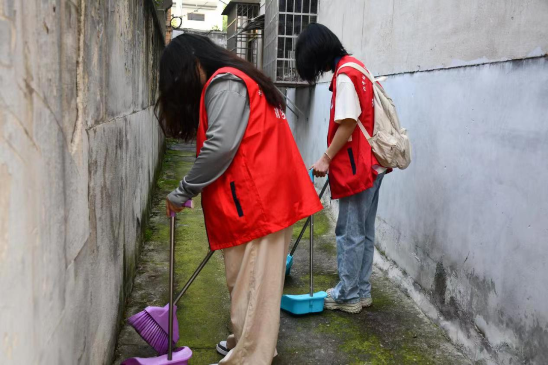 湘中幼专开展传承五四薪火勇担青春使命青年志愿服务活动