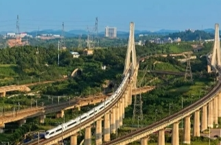 武广高铁、沪昆客专等4条高铁票价开涨 涨幅近20%