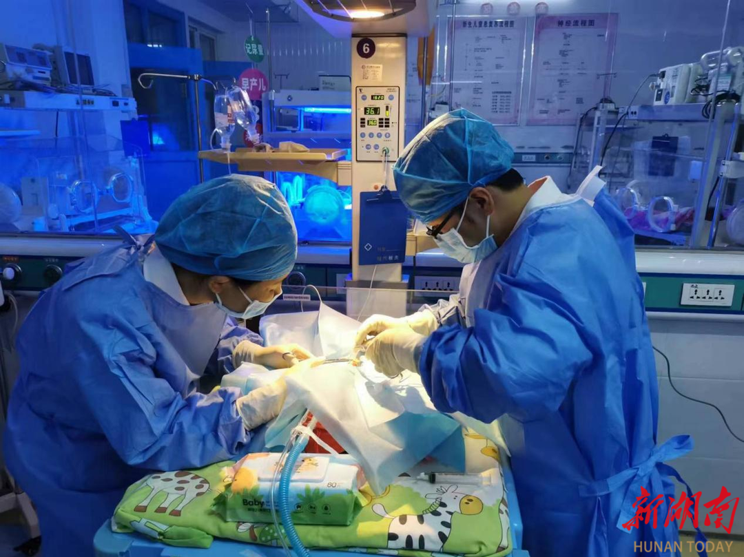 蓝山县中心医院：抢救新生儿 守护生命奇迹