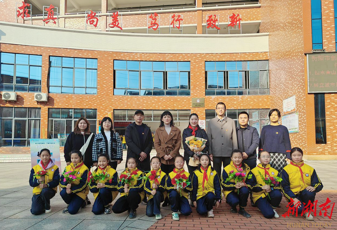 近年来,衡阳市珠晖区苗圃小学始终秉承"沐浴书香,润泽生命"的诵读理念