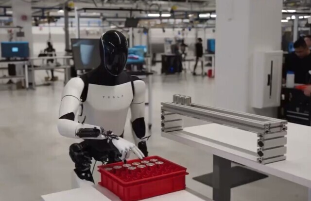 人形机器人全球竞赛提速：中国面临哪些优势和挑战，行业级突破何时到来