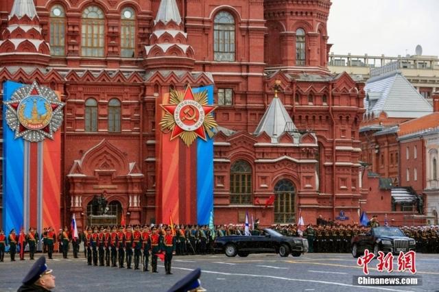 俄举行胜利日红场阅兵 普京发表讲话